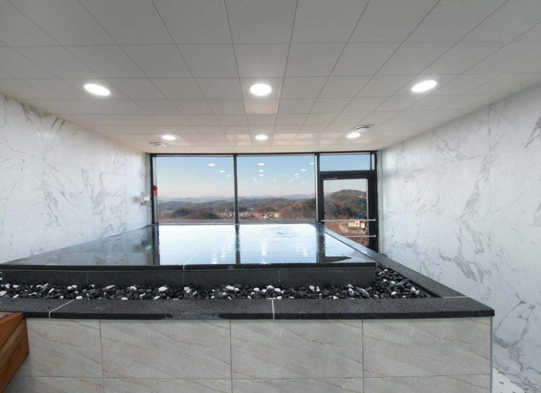 Wj Hotel Pool House Wonju Exterior foto