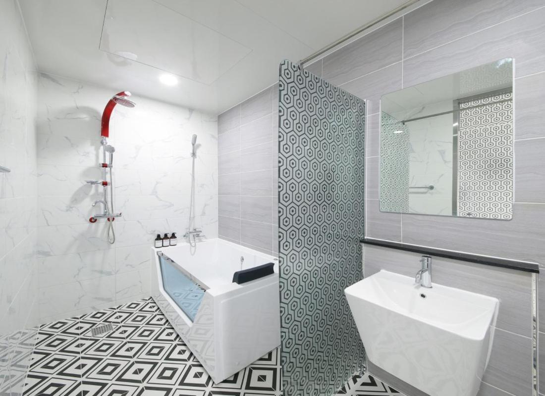 Wj Hotel Pool House Wonju Exterior foto