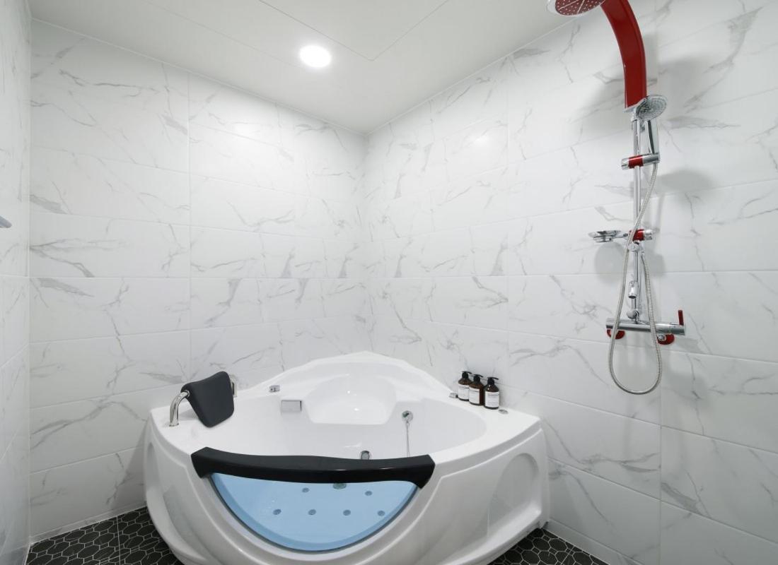 Wj Hotel Pool House Wonju Exterior foto